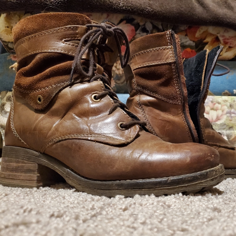 Vintage brown leather ankle boots
